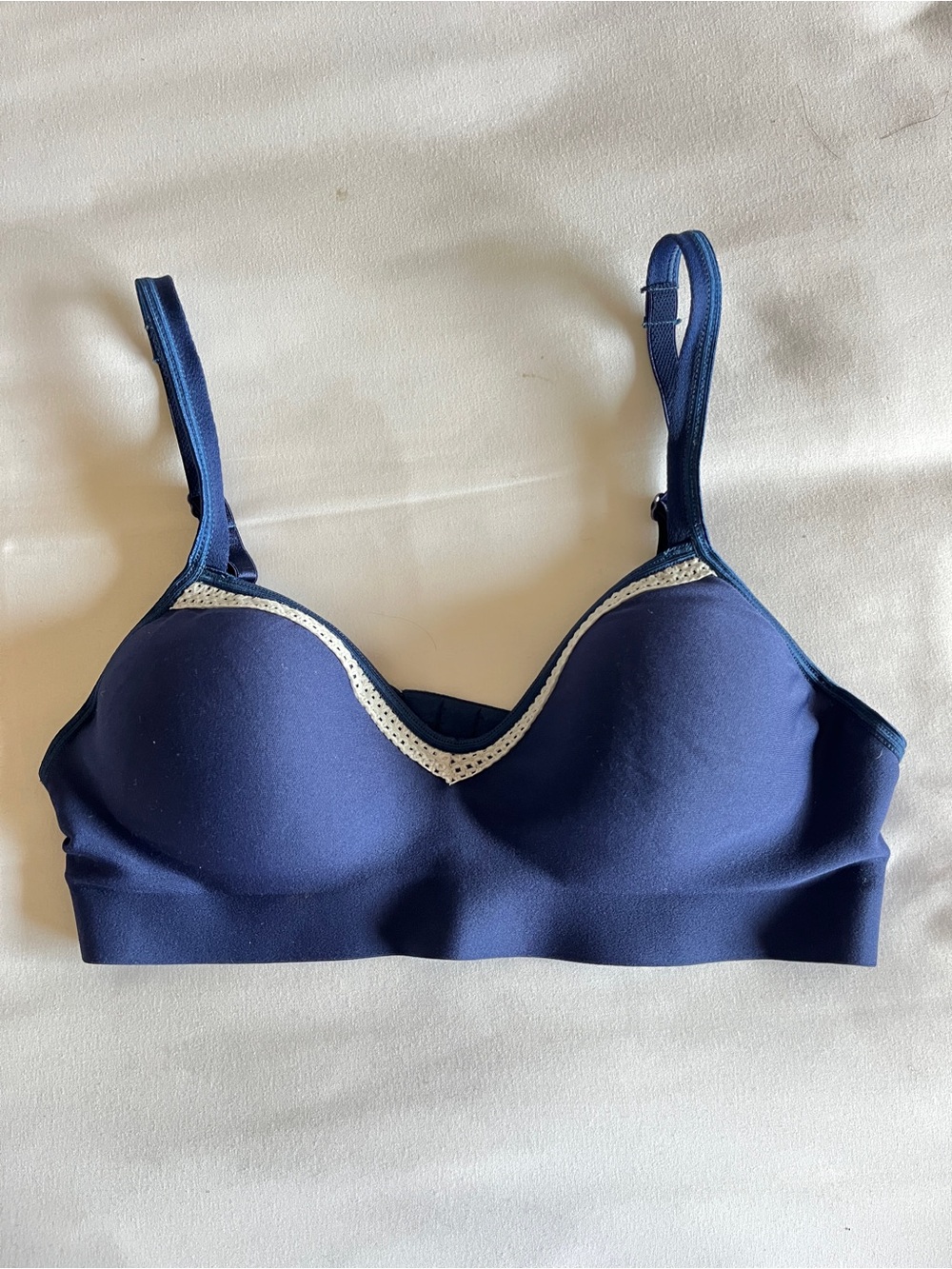 Hanes Navy Blue Wireless T-Shirt Comfort Bra Size S G199/HB99 Seamless Stretch